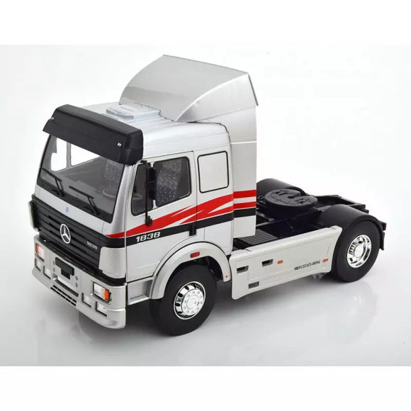 Mercedes-Benz Classe C Break 2014 Argent métallisé 1/18 Mercedes-Benz Classe C Break 2014 Argent métallisé 1/18