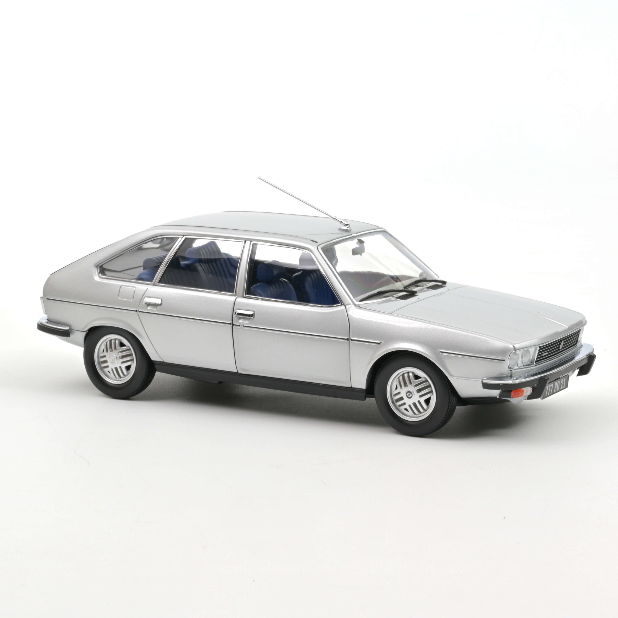 Renault 30 : la voie de l'originalité - Station Haxo Renault 30 : la voie de l'originalité - Station Haxo