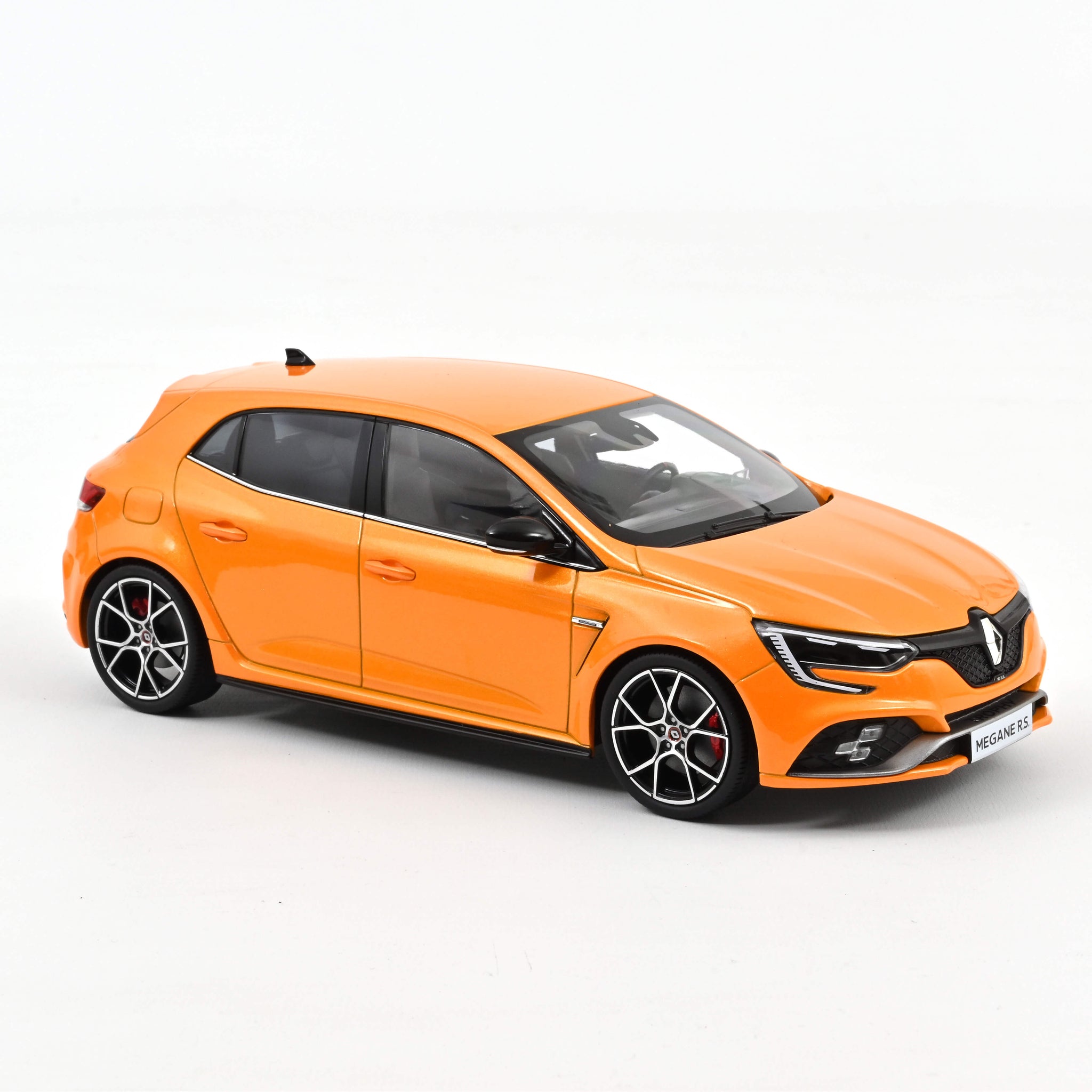 Essai Renault Mégane 4 R.S. : l'orange contre-attaque Essai Renault Mégane 4 R.S. : l'orange contre-attaque