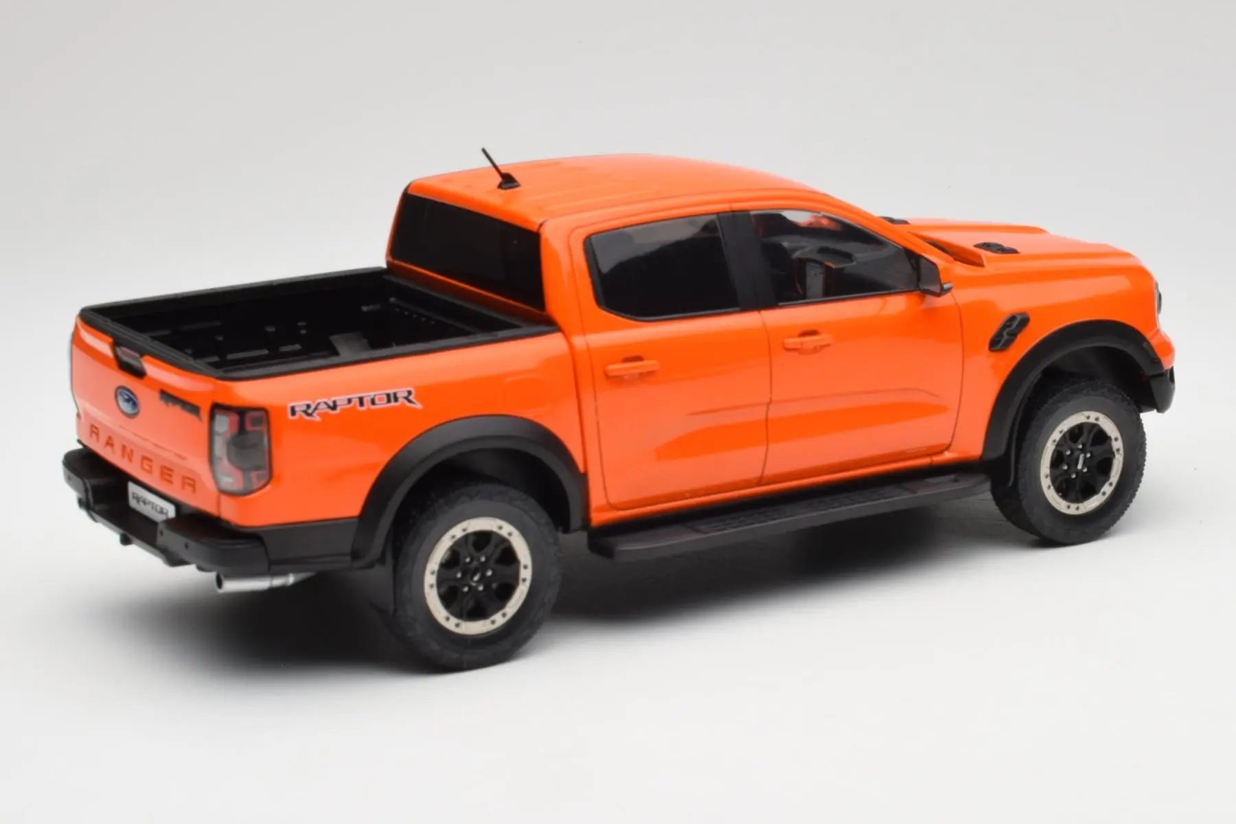 Modèle Réduit Ford Ranger Raptor 2023 échelle 1:18 - Cabine Modèle Réduit Ford Ranger Raptor 2023 échelle 1:18 - Cabine