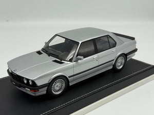 [ Pré-commande ] BMW M5 E28 1986 Silver 1/18 AB