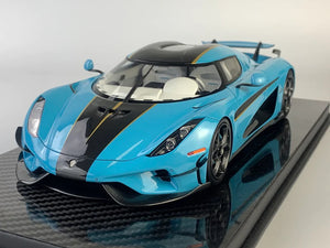 Koenigsegg Regera Pearl Blue + Showcase 1/18 FRONTIART F079-170