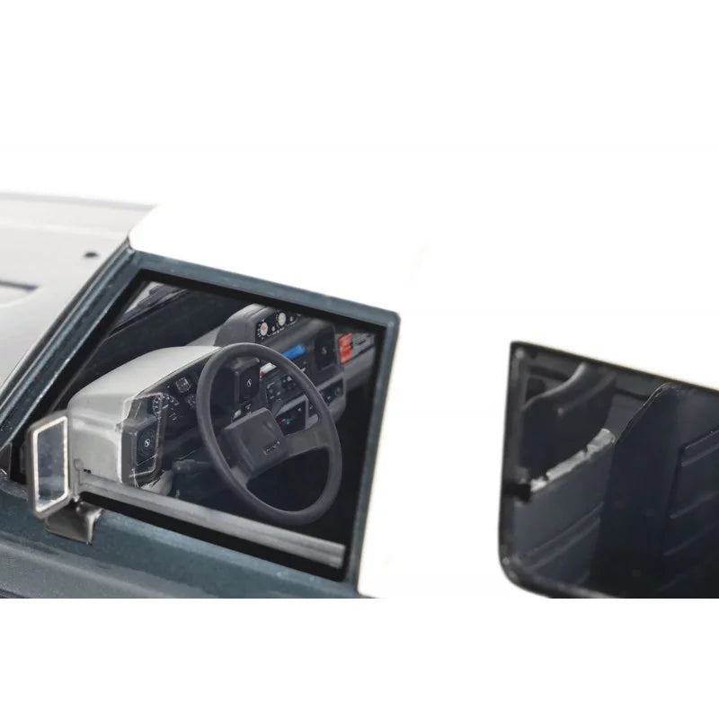 Toyota Land Cruiser LJ 73 1/18 OTTOMOBILE OT437 – MaMiniature.fr