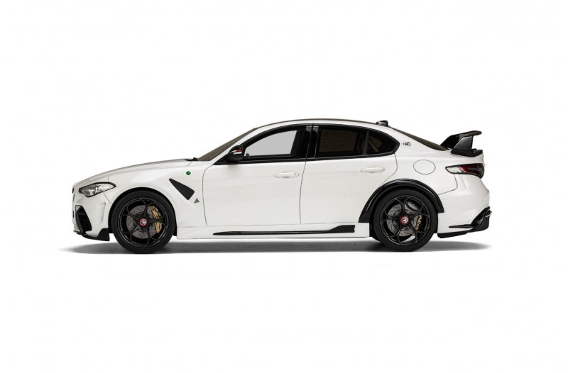 Alfa Roméo Giulia GTAM Trofeo White 1/18 OTTOMOBILE OT990
